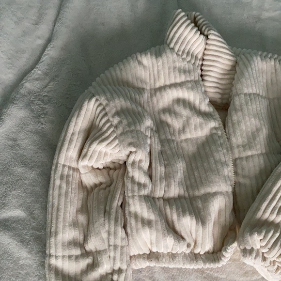 COPY - Cream puffer jacket Shein - Picture 2 of 5